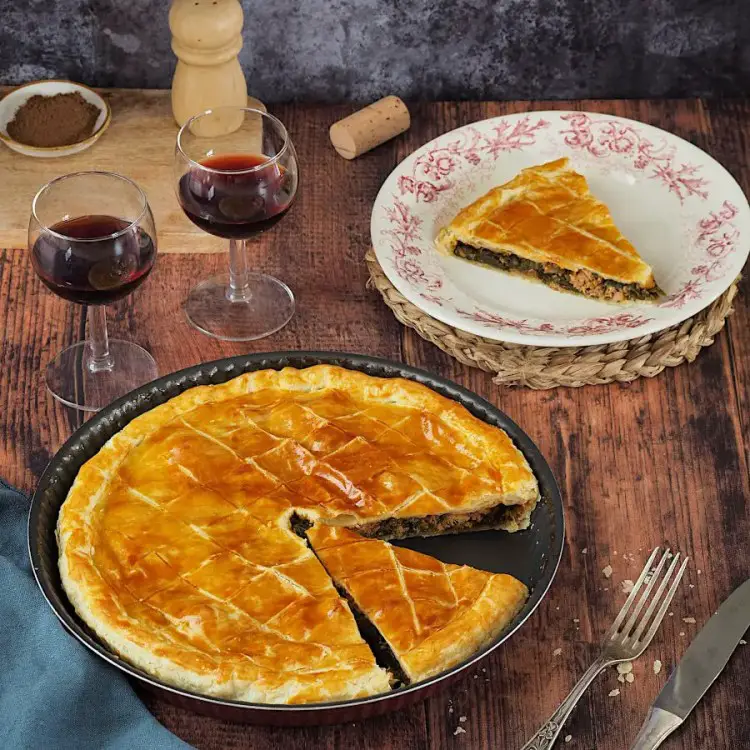 Tourte aux feuilles de blettes et au thon