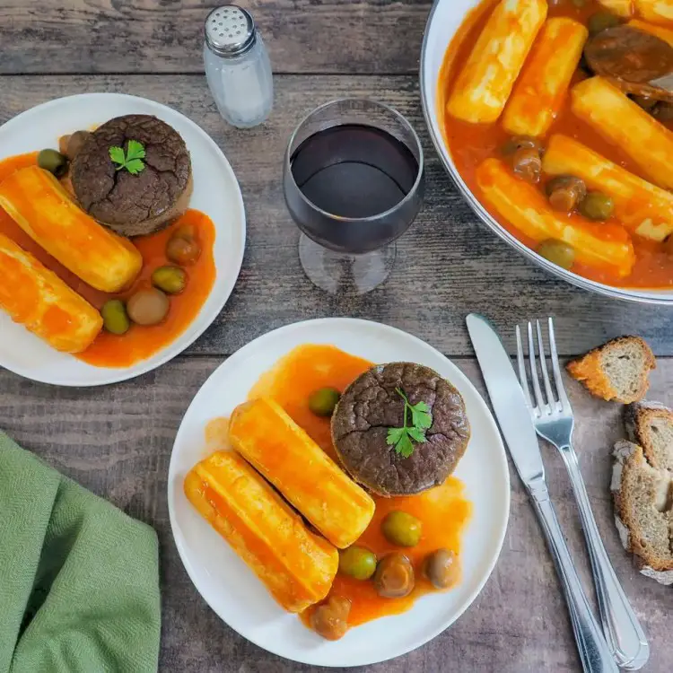 Quenelles sauce tomate